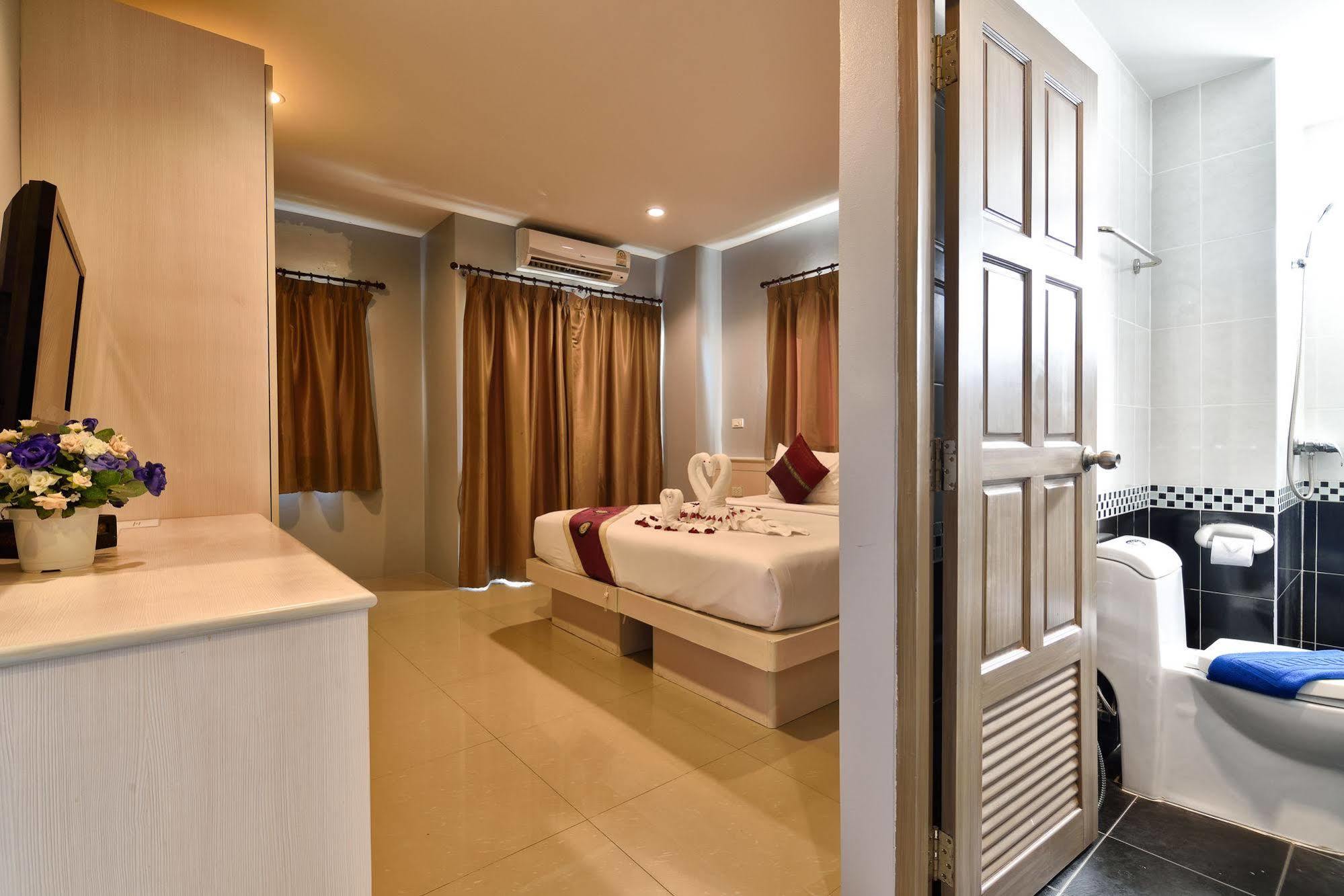 88 Hotel Patong Exterior foto